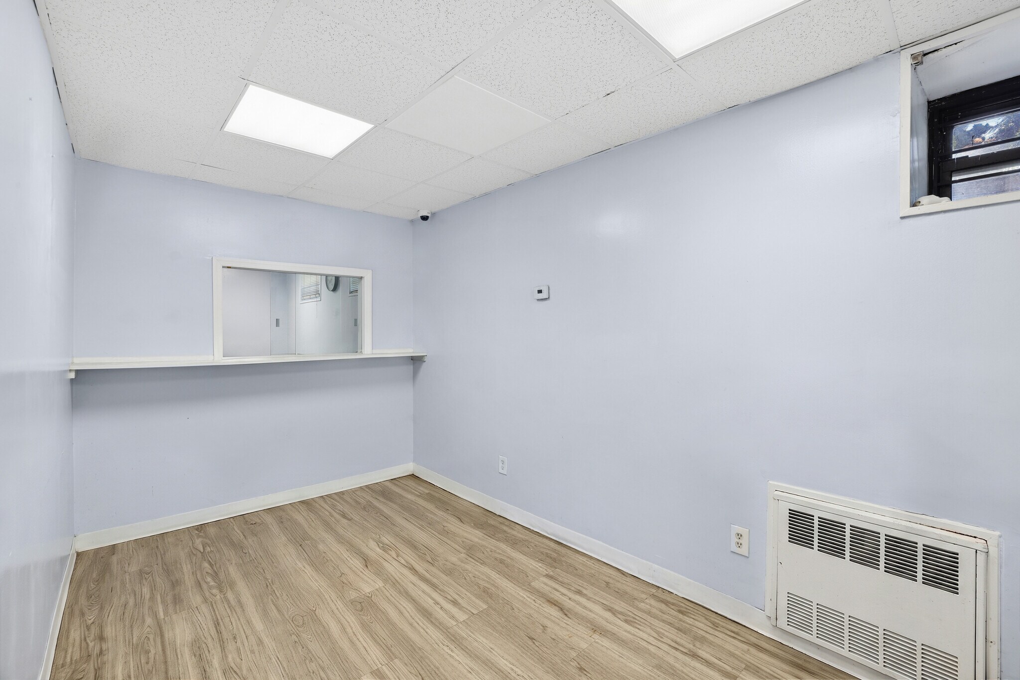 2010 Seagirt Blvd, Far Rockaway, NY for lease Interior Photo- Image 1 of 10
