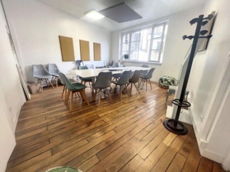 Office in Paris for lease - Interior Photo - Image 2 of 5