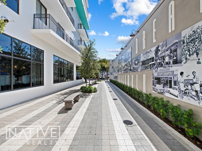 2001 Hollywood Blvd, Hollywood, FL for lease - Building Photo - Image 3 of 31