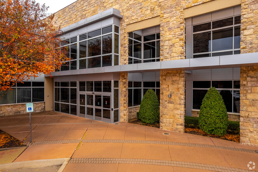 1005 W Ralph Hall Pky, Rockwall, TX for lease - Building Photo - Image 3 of 4