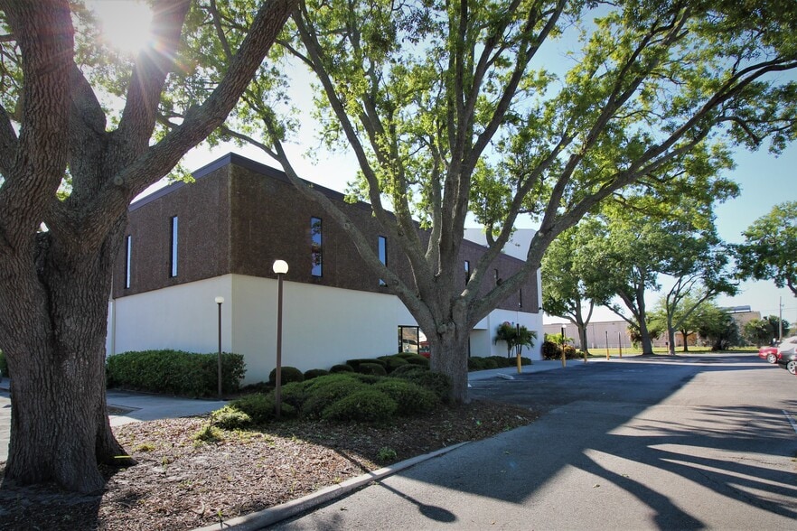 2170 Rainbow Dr, Clearwater, FL for lease - Building Photo - Image 3 of 6