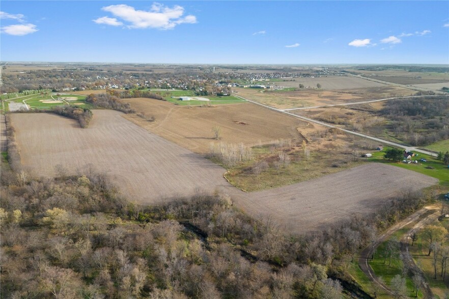 4505 Urbana Rd, Center Point, IA for sale - Building Photo - Image 1 of 2