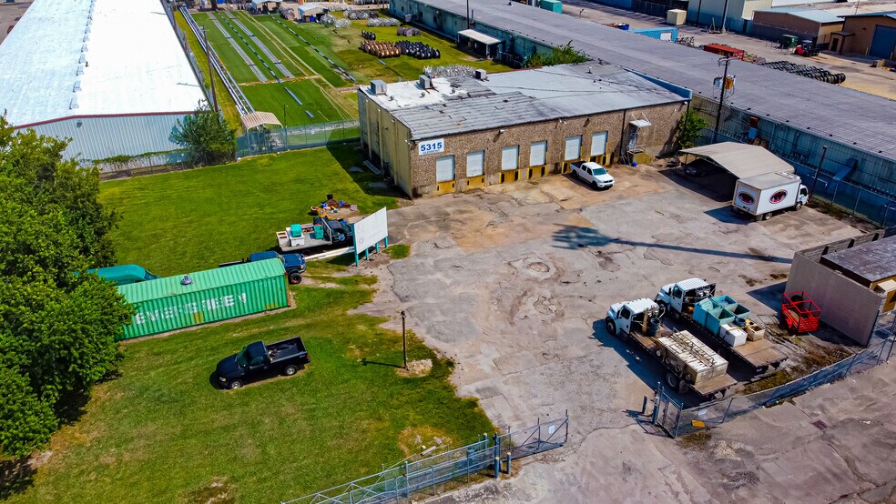 5315 Glenmont Dr, Houston, TX for sale - Building Photo - Image 1 of 1