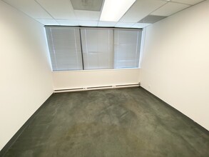 6160 N Cicero Ave, Chicago, IL for lease Interior Photo- Image 2 of 5