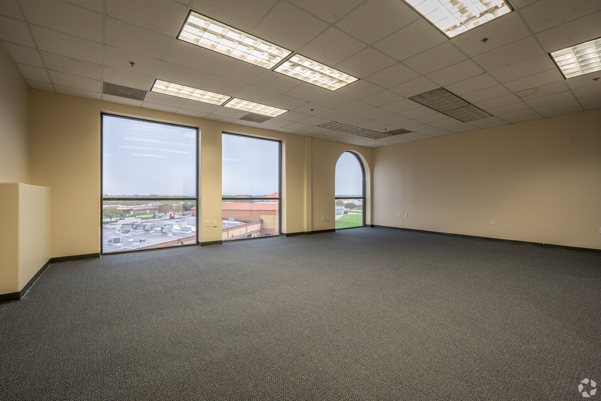 2734 W Sunrise Blvd, Pearland, TX for lease Interior Photo- Image 1 of 1