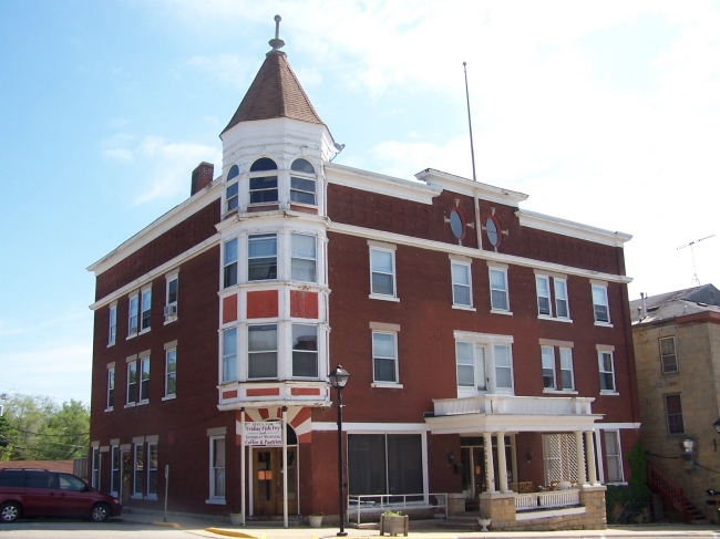 43 High St, Mineral Point, WI for sale Primary Photo- Image 1 of 1