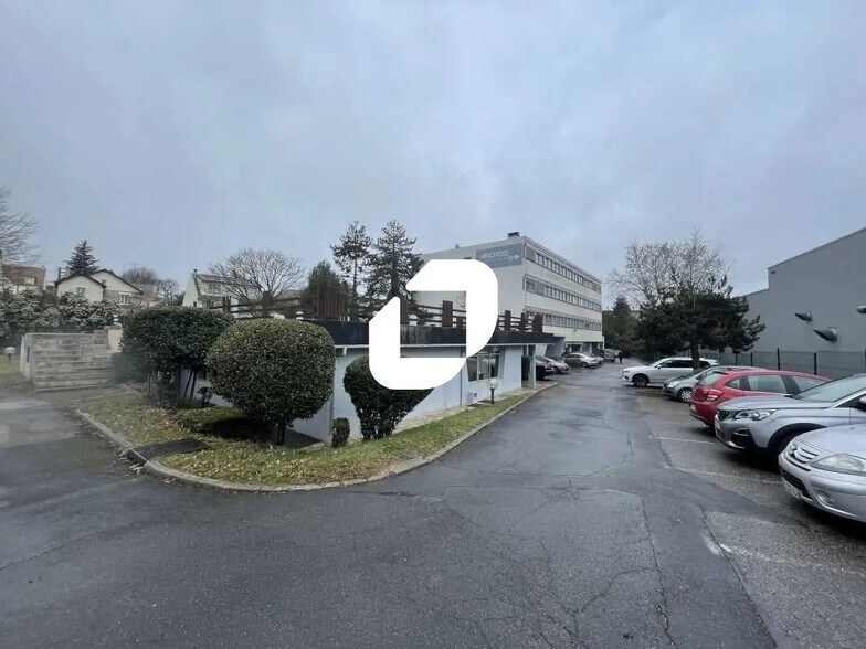 Flex in Igny for lease - Building Photo - Image 3 of 11