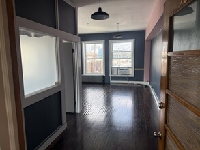 104 W 4th St, Royal Oak, MI for lease Interior Photo- Image 2 of 5