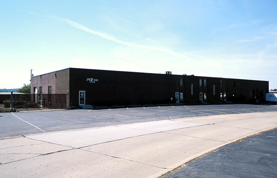 11436-11440 Schenk Dr, Maryland Heights, MO for sale - Building Photo - Image 2 of 5