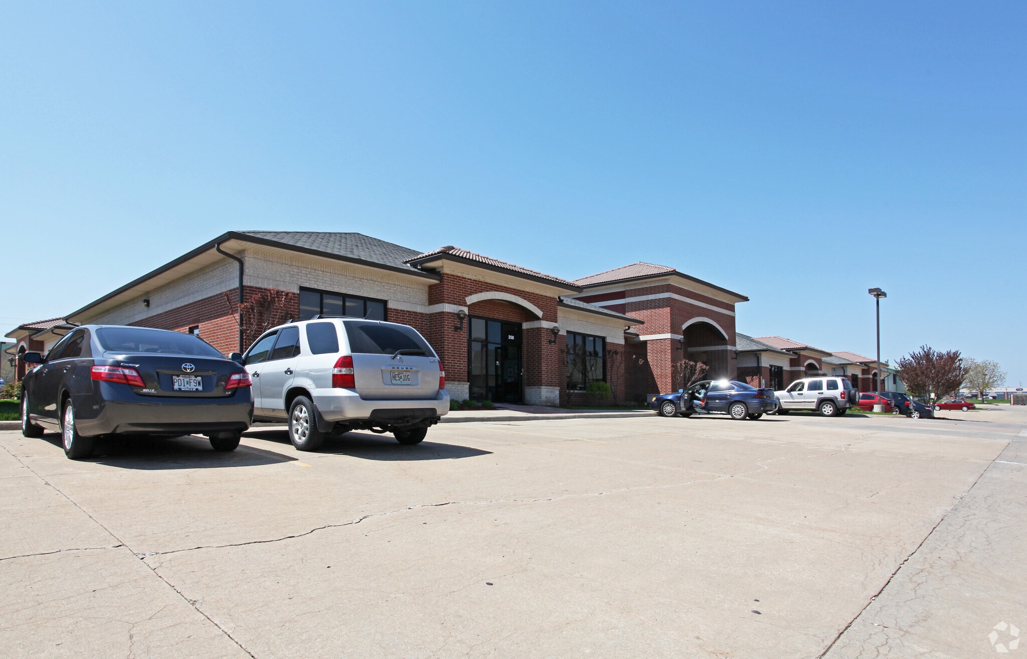 262 NE Tudor Rd, Lee's Summit, MO for sale Primary Photo- Image 1 of 1