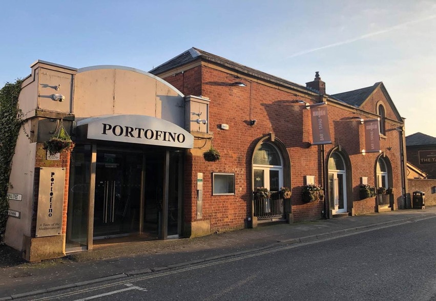 Henry St, Lytham St Annes, FY8 5LE