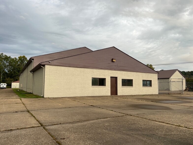 1321 DuPont Rd, Parkersburg, WV for lease - Building Photo - Image 1 of 21