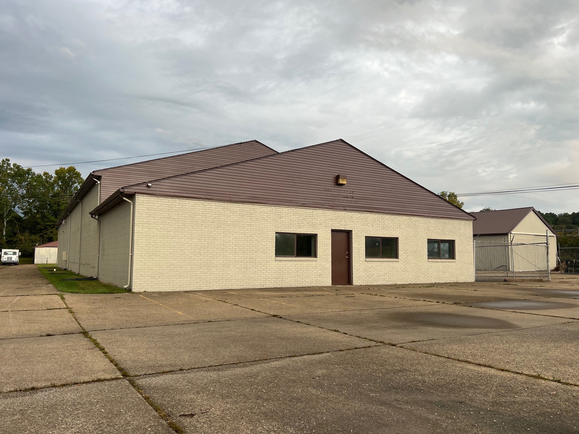 1321 DuPont Rd, Parkersburg, WV for lease Building Photo- Image 1 of 22