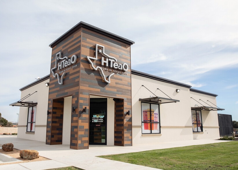 840 Dolly Parton Pkwy, Sevierville, TN for sale - Building Photo - Image 2 of 7