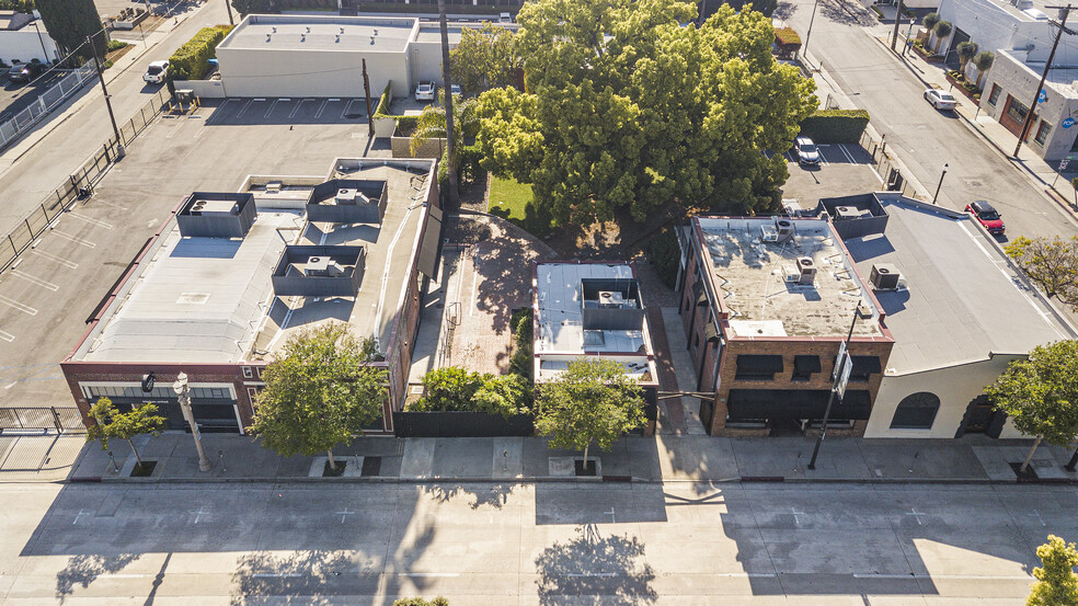 207 S Fair Oaks Ave, Pasadena, CA for lease - Building Photo - Image 3 of 8