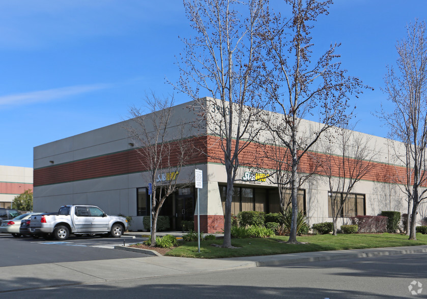 3940 Valley Ave, Pleasanton, CA for lease - Primary Photo - Image 1 of 6