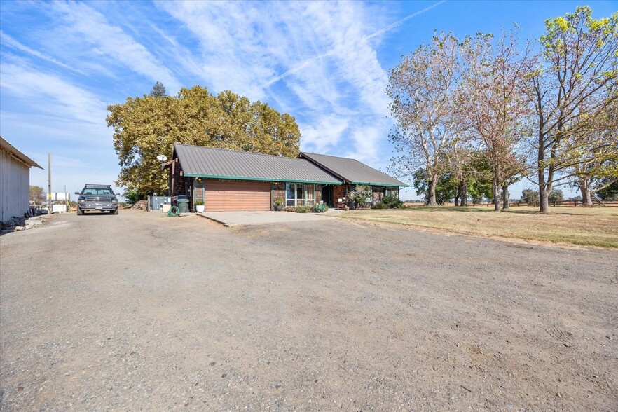 8649 Sorento Rd, Elverta, CA for sale - Building Photo - Image 2 of 4