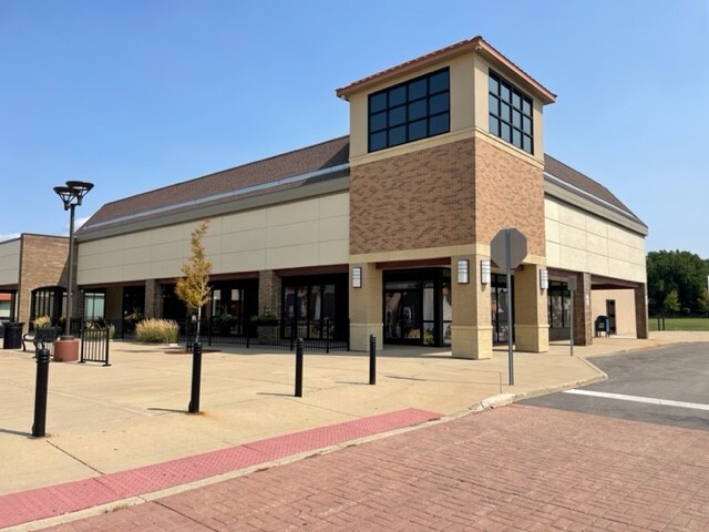 2300-2350 W Higgins Rd, Hoffman Estates, IL for lease - Building Photo - Image 1 of 18