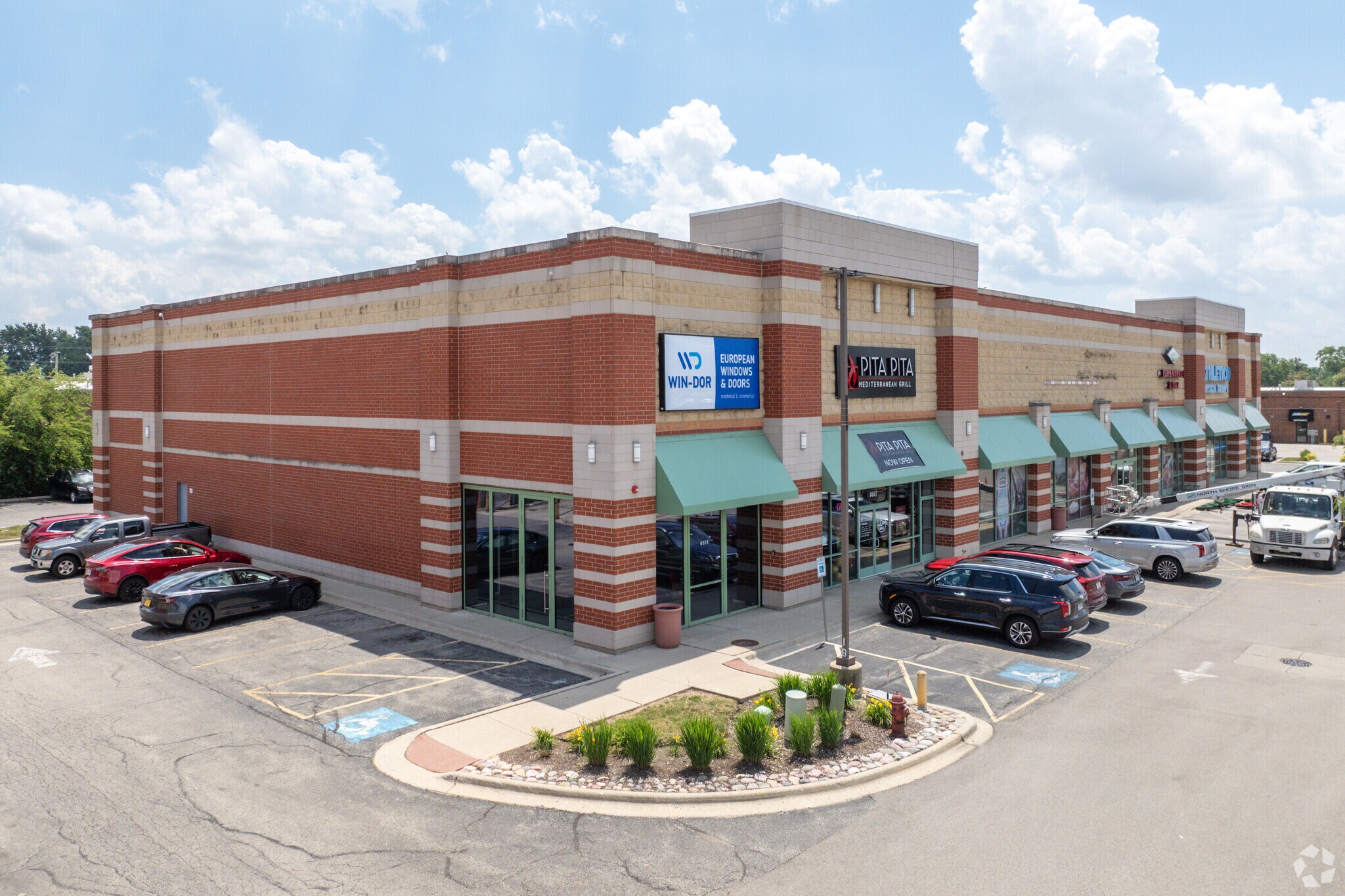 1467-1485 Lee St, Des Plaines, IL for sale Primary Photo- Image 1 of 1