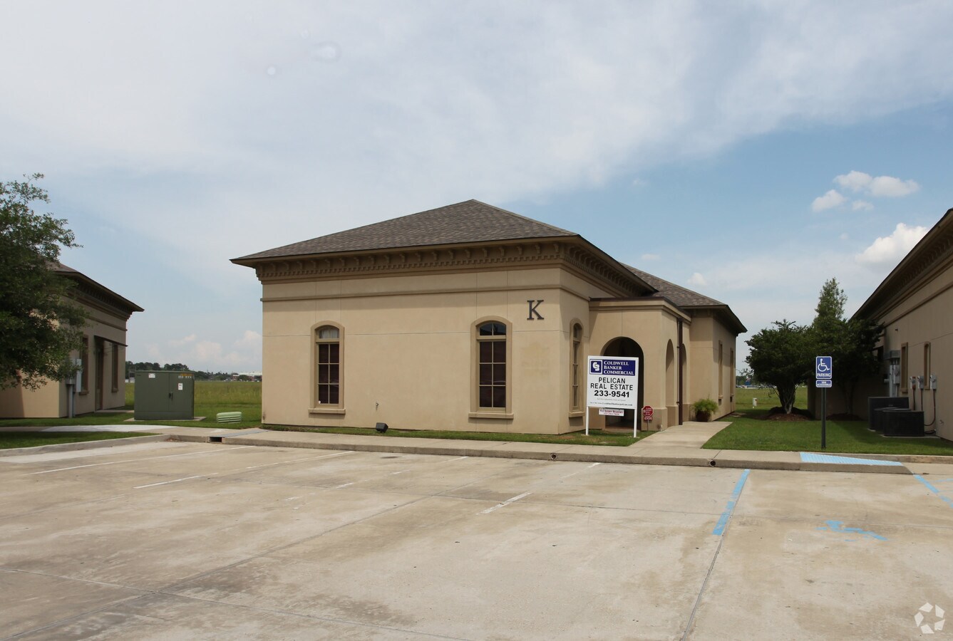 4906 Ambassador Caffery, Lafayette, LA 70508