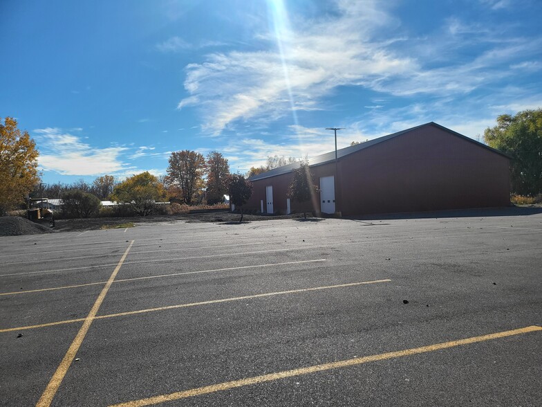 999 Aero Dr, Cheektowaga, NY for lease - Building Photo - Image 2 of 11