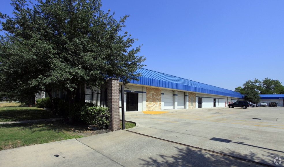 9361 Winkler Dr, Houston, TX for lease - Building Photo - Image 2 of 12