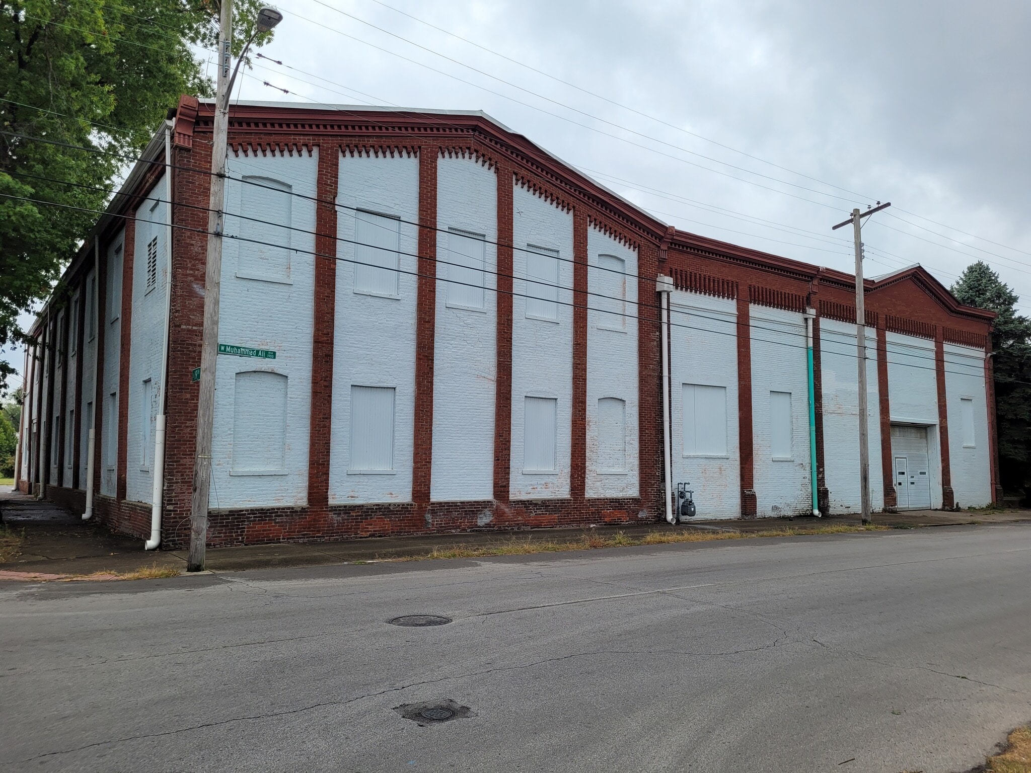 1900 W Muhammad Ali Blvd, Louisville, KY for lease Building Photo- Image 1 of 15