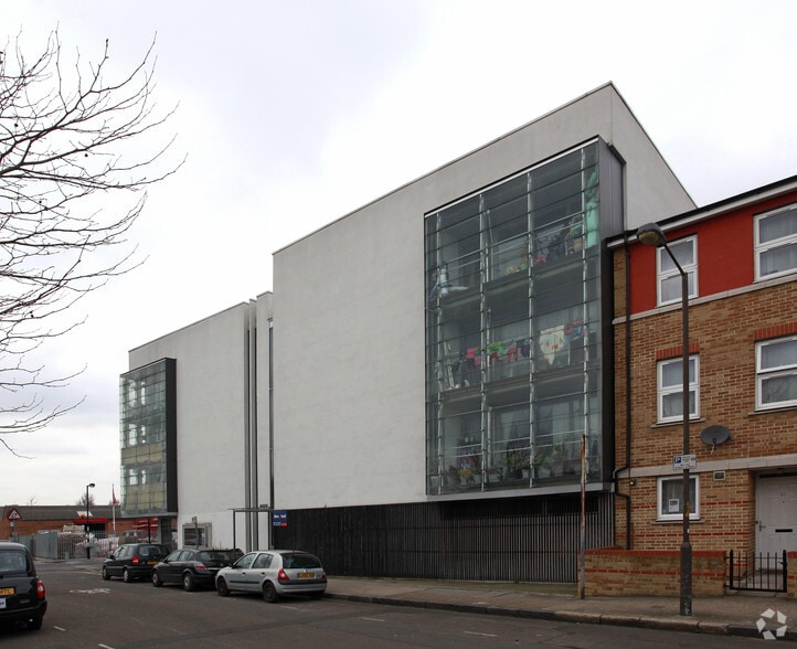 41-75 Consort Rd, London for lease - Building Photo - Image 3 of 5