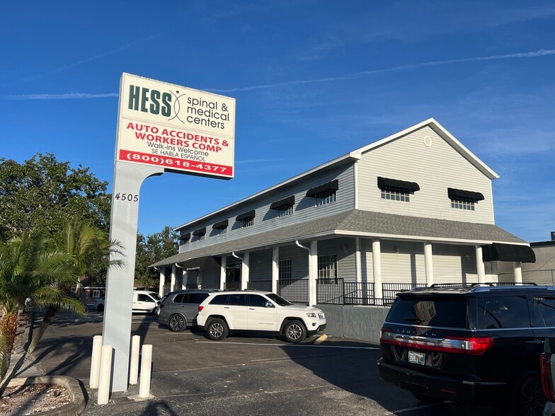 4505 Town N Country Blvd, Tampa, FL for lease - Building Photo - Image 1 of 27