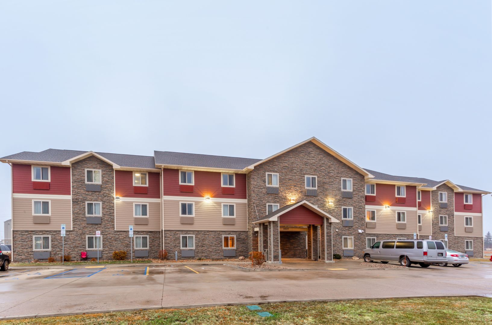3501 4th St SW, Minot, ND for sale Primary Photo- Image 1 of 1