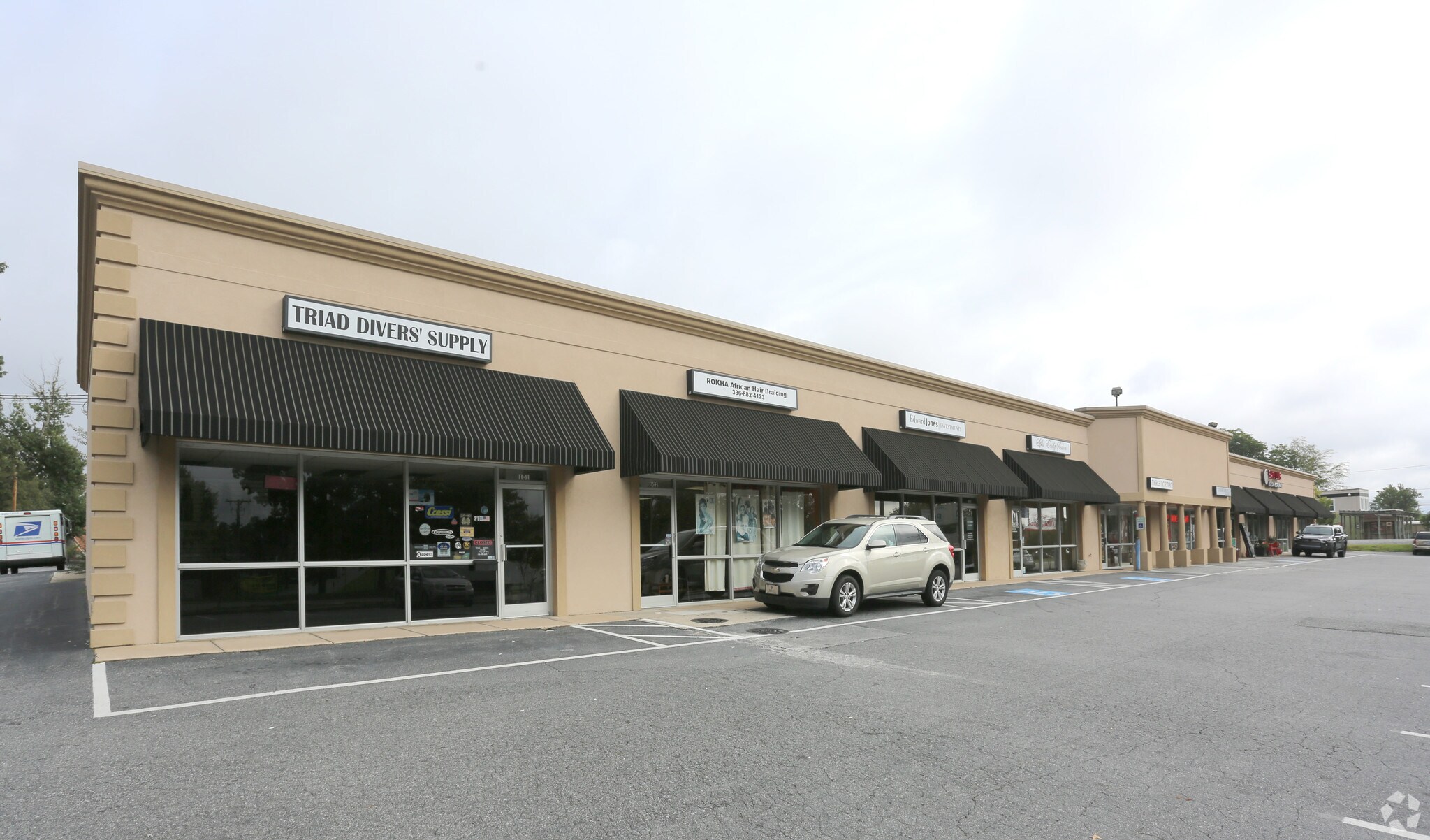 144 Westchester Dr, High Point, NC for sale Primary Photo- Image 1 of 1