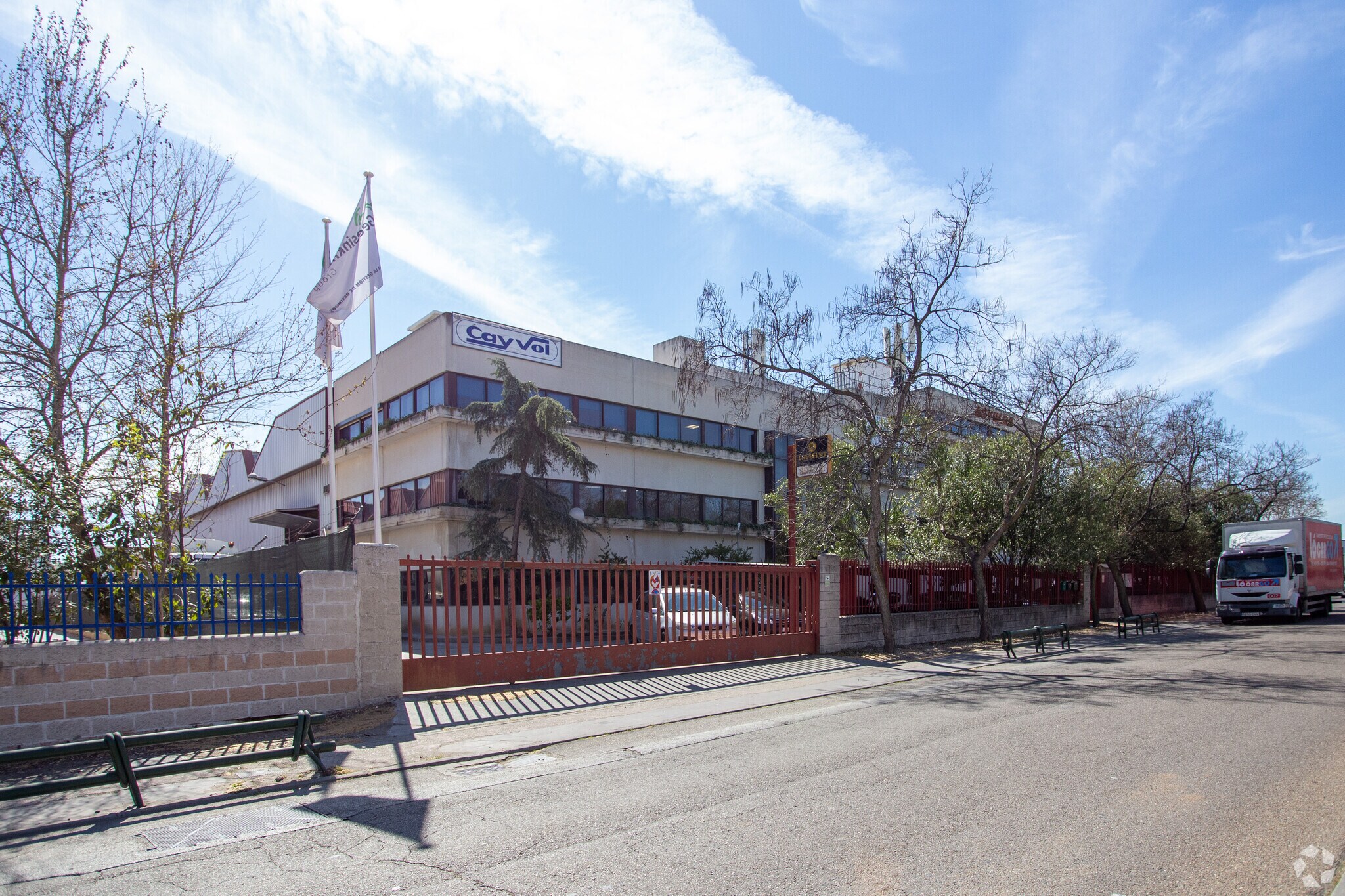 Avenida de las Estaciones, 11, Torrejón de Ardoz, Madrid for sale Primary Photo- Image 1 of 1