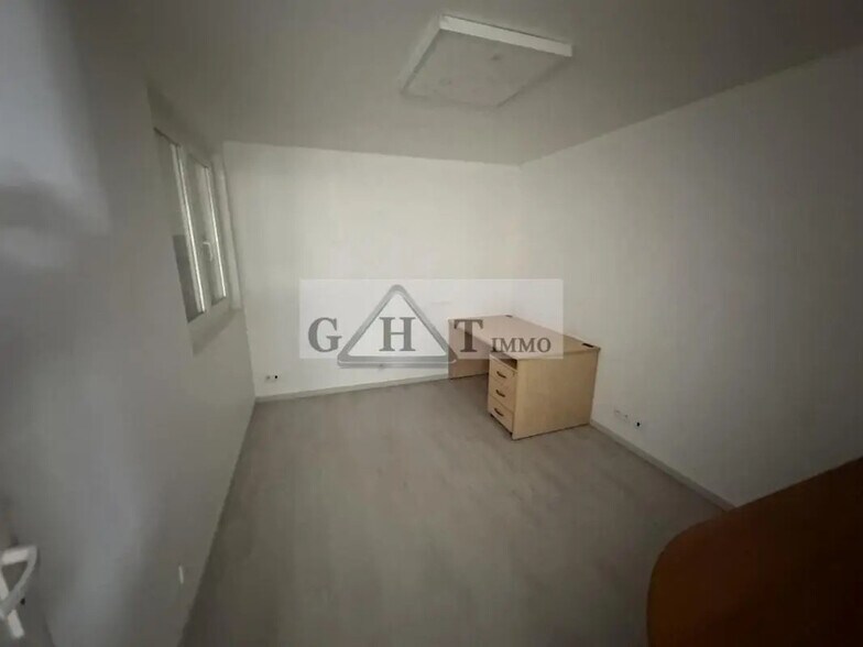 Industrial in Saint-Germain-lès-Arpajon for lease - Interior Photo - Image 3 of 3