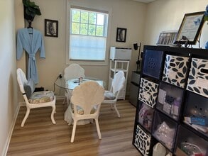 805-845 Franklin Lakes Rd, Franklin Lakes, NJ for lease Interior Photo- Image 1 of 4