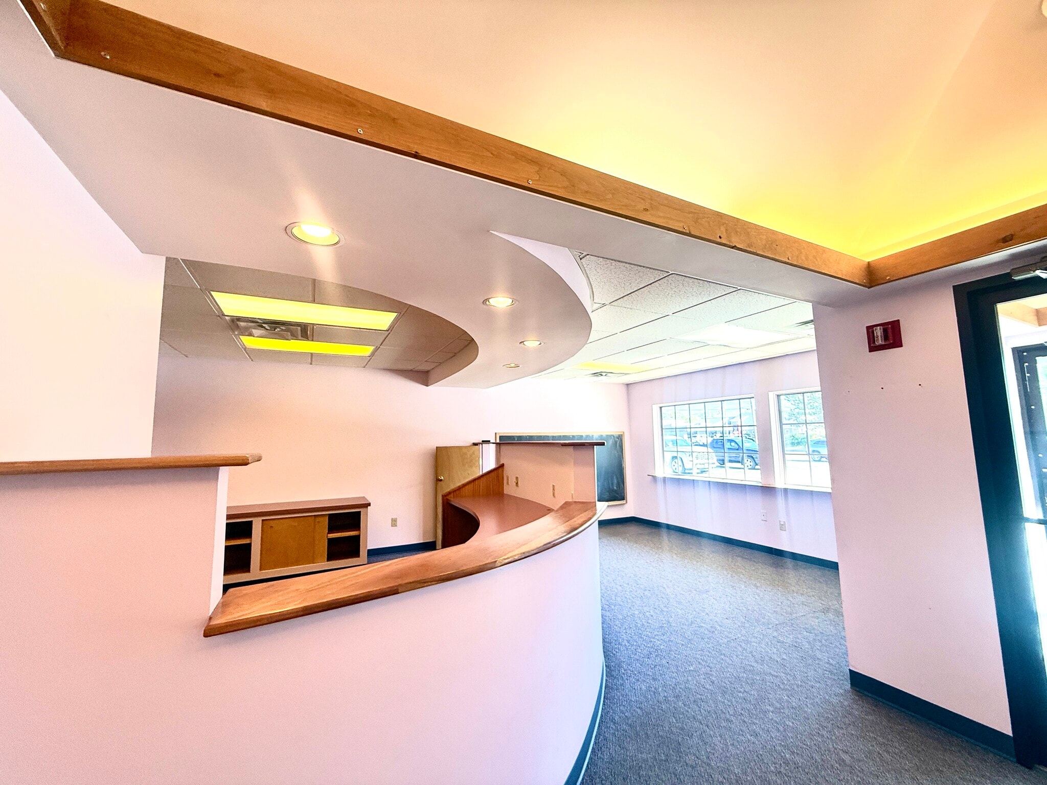 18 Lafayette Rd, North Hampton, NH for lease Interior Photo- Image 1 of 17