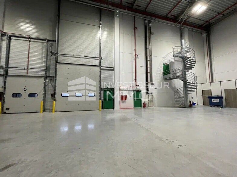 Flex in Montélimar for lease - Interior Photo - Image 2 of 6