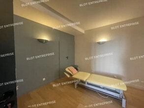Retail in Basse-Goulaine for sale Interior Photo- Image 2 of 8
