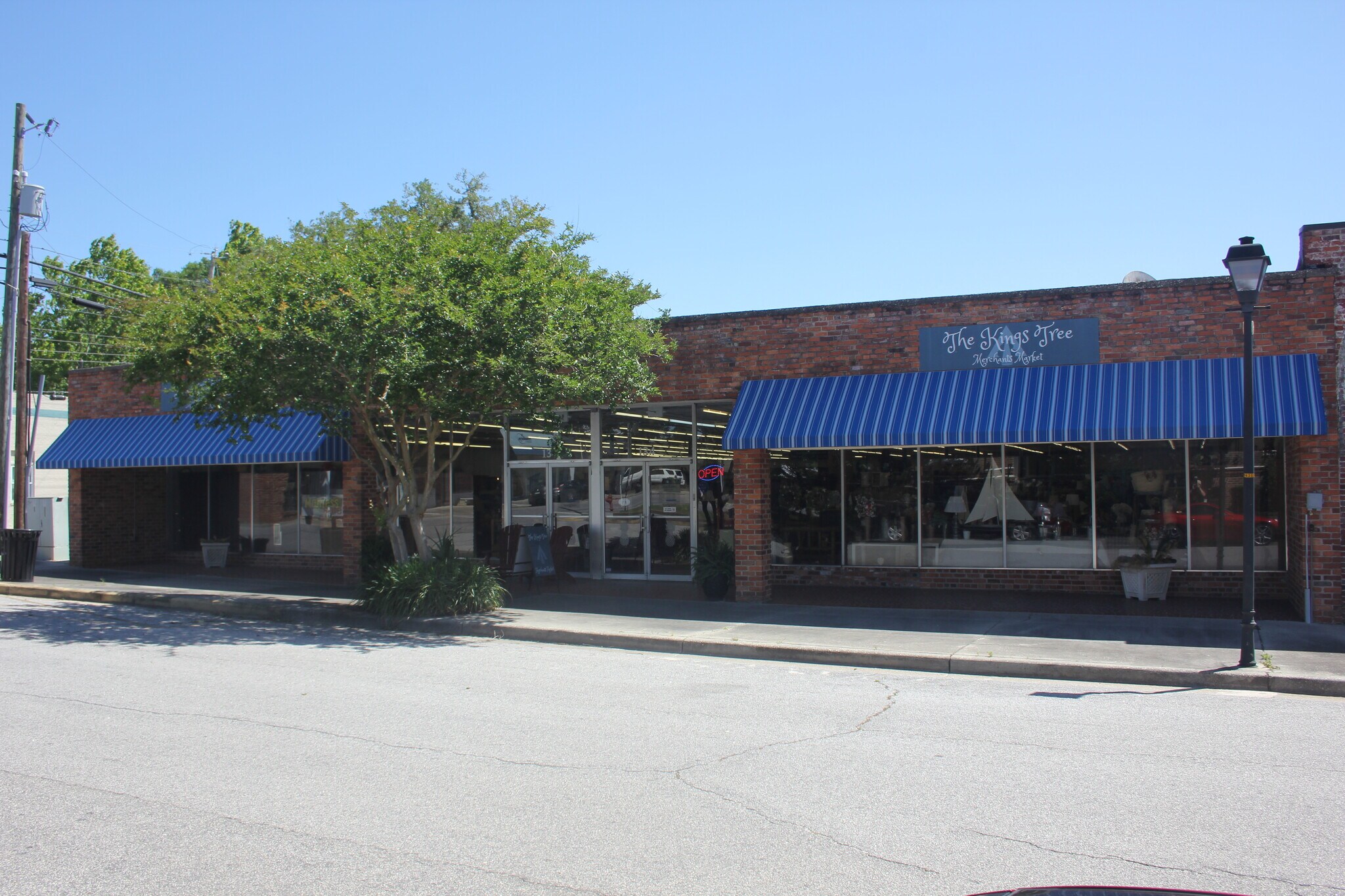 134 Hampton Ave, Kingstree, SC 29556 The Kings Tree Merchants Market