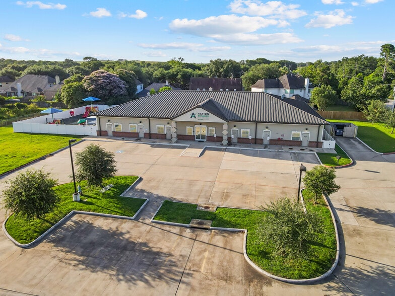 15606 W Airport Blvd, Sugar Land, TX for sale - Building Photo - Image 3 of 11