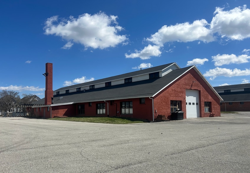 5764 Wheeler Rd, Indianapolis, IN for lease - Building Photo - Image 2 of 11