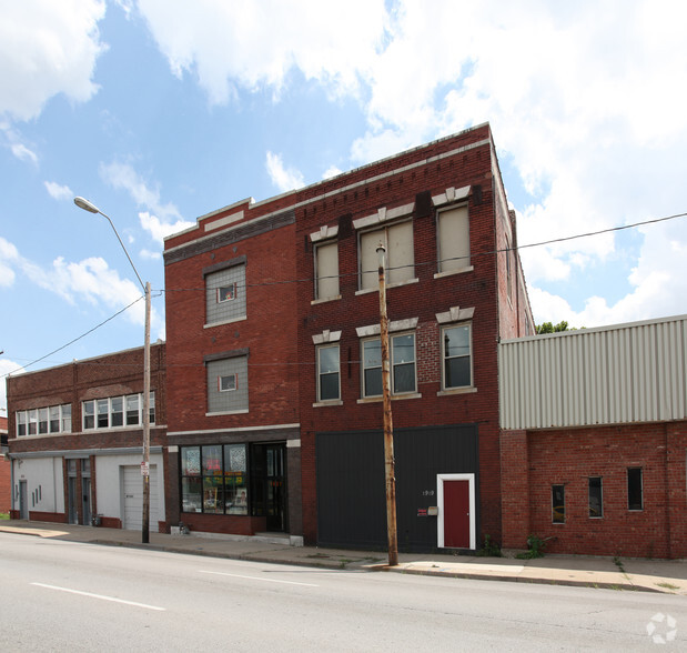 1921 E Truman Rd, Kansas City, MO for lease - Building Photo - Image 3 of 8