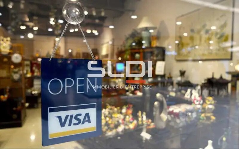 Retail in Lyon for lease - Building Photo - Image 1 of 3