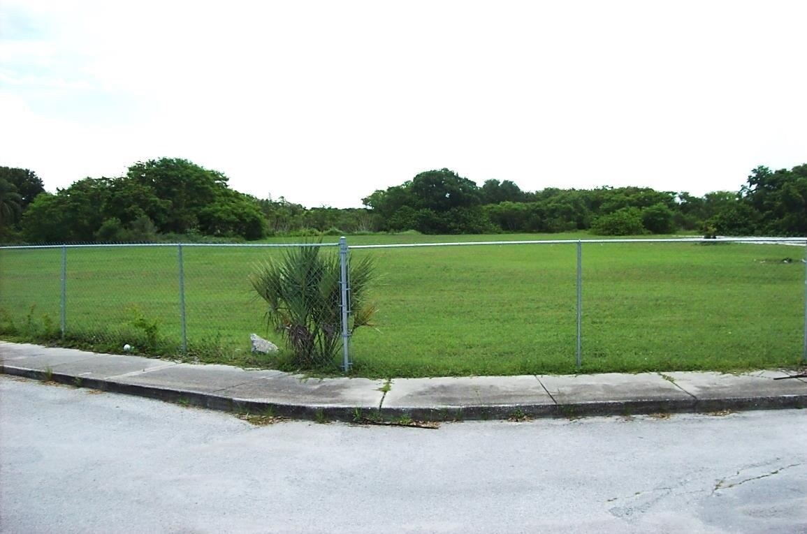 9575 Seminole Blvd, Seminole, FL for sale Building Photo- Image 1 of 1