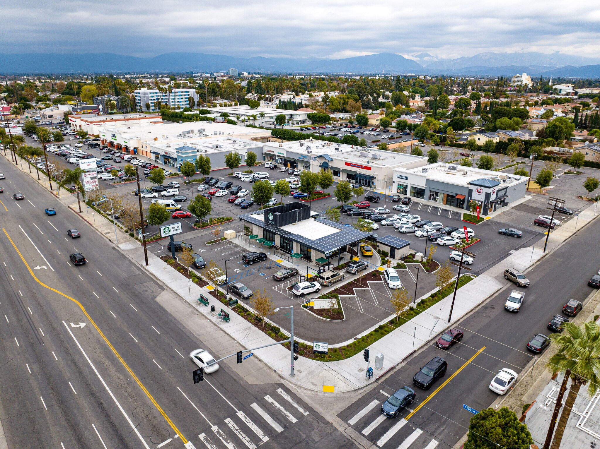 70607076 Sepulveda Blvd, Van Nuys, CA 91405 Sherman Sepulveda