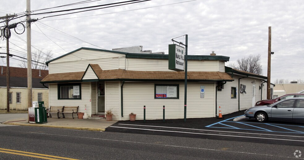 701 E Main St, Maple Shade Township, NJ for sale - Building Photo - Image 1 of 1