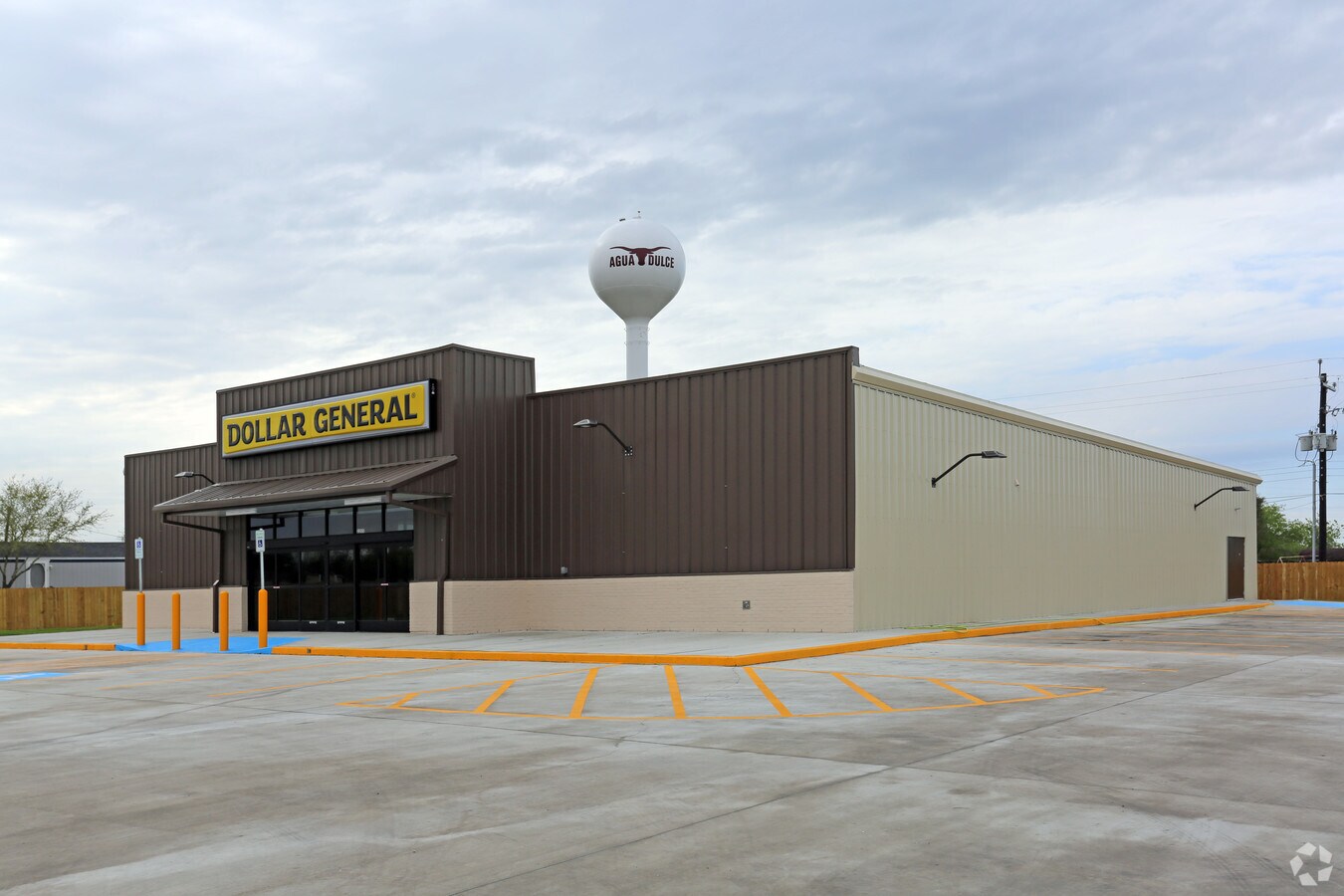 2205 Second St, Agua Dulce, TX 78330