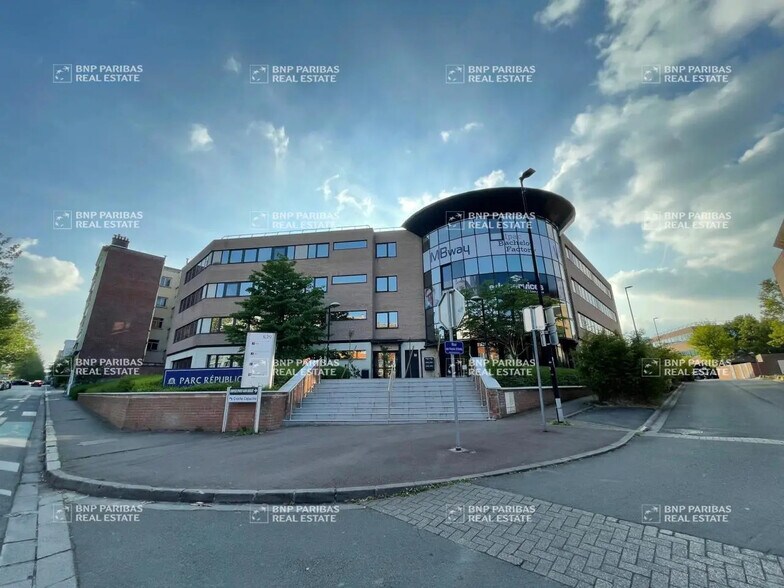 839 Avenue De La République, Marcq-en-Baroeul for lease - Building Photo - Image 1 of 4