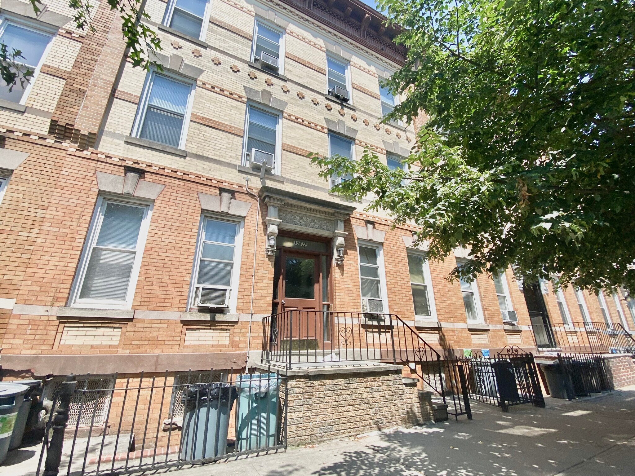 3032 44th St, Astoria, NY for sale Primary Photo- Image 1 of 1