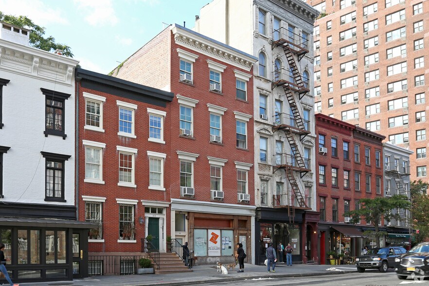 615 Hudson St, New York, NY 10014