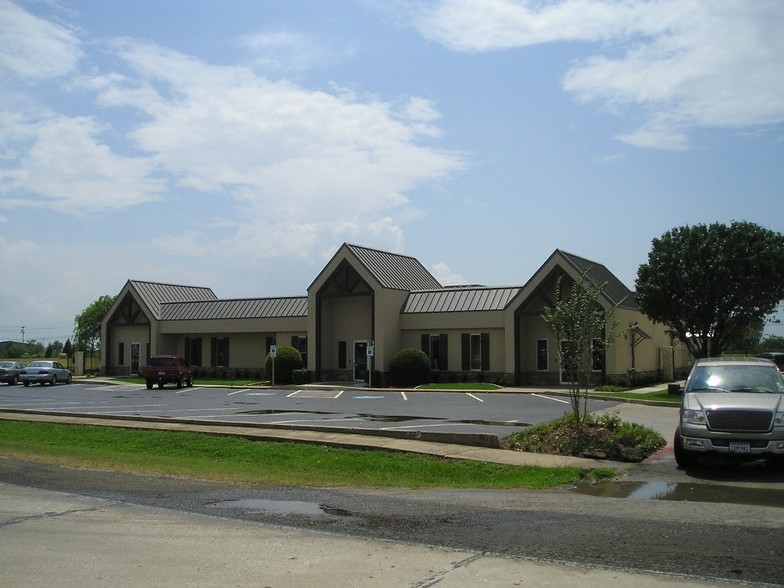 3311 N Interstate 35 Hwy, Denton, TX for lease - Primary Photo - Image 1 of 23